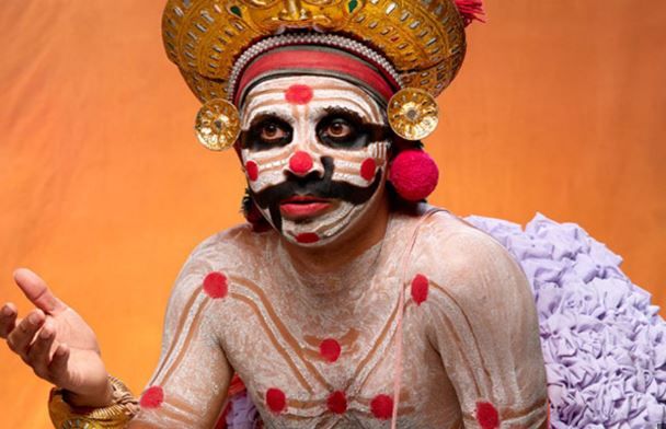 ഫലിതം സാമൂഹ്യ ജീർണ്ണതയെ പ്രതിരോധിക്കുന്നു. സത്യൻ മാടാക്കര .