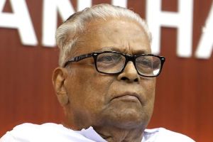 വി.എസ്. അച്യുതാനന്ദന്റെ നില ഗുരുതരമായി തുടരുന്നു; ബിപിയും വൃക്കയുടെ പ്രവർത്തനവും സാധാരണനിലയിലായില്ല