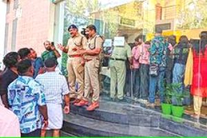 സ്വകാര്യ ഫാർമസി കോളേജിൽ രക്ഷാകർത്താക്കളുടെ യോഗത്തിൽ കൈയാങ്കളി