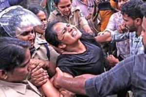 എസ്എഫ്ഐയുടെ രാജ്ഭവൻ മാർച്ചിൽ സംഘർഷം