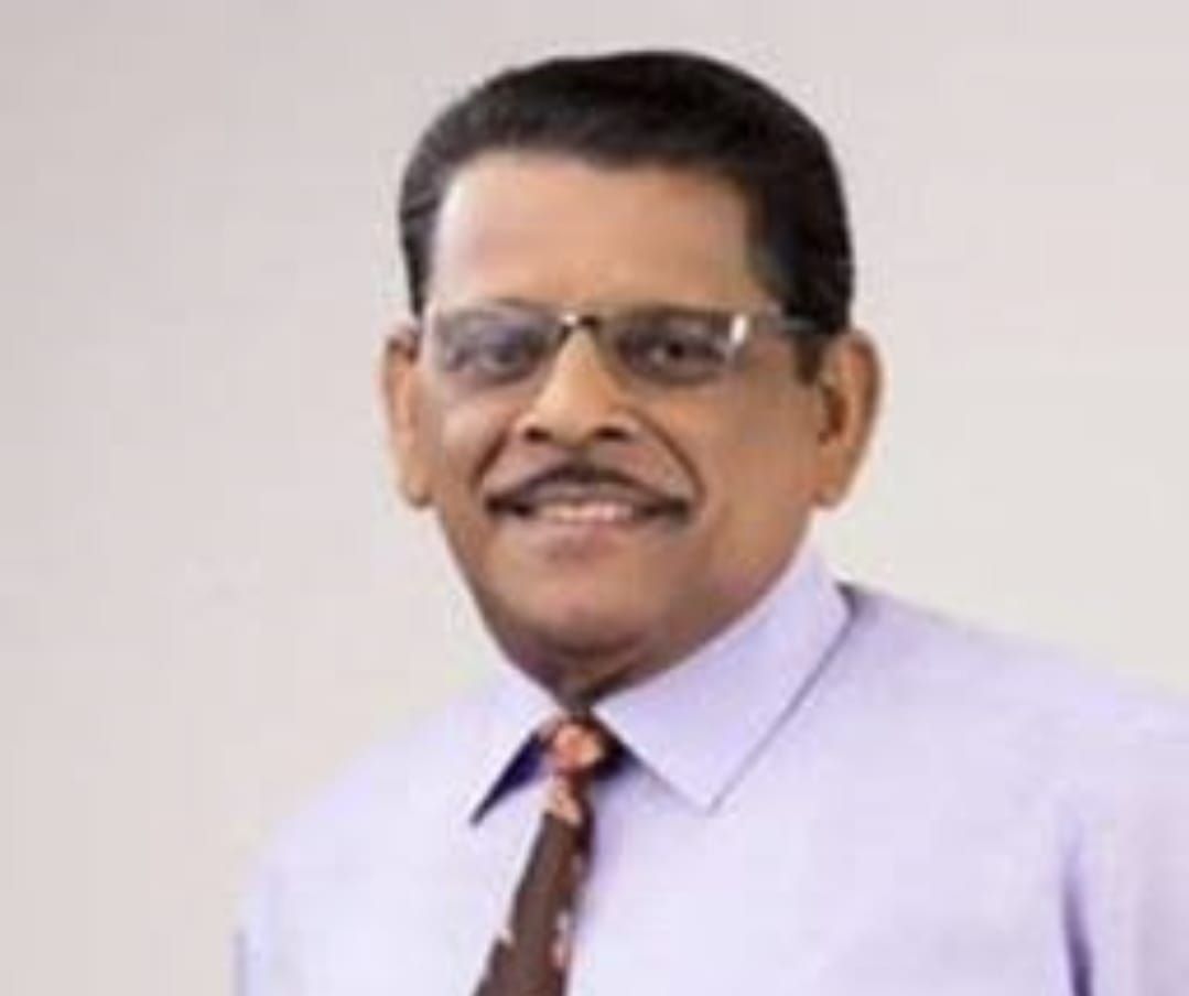 ഡോ.കെ അശോക് കുമാര്‍  ബെസ്റ്റ് ഡോക്ടര്‍  അവാര്‍ഡ് ഏറ്റുവാങ്ങി