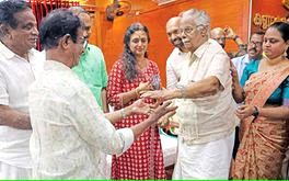 തനിക്കറിയാവുന്നതിൽ സിനിമാലോകത്ത് കൂടുതൽ വായനശീലമുള്ള വ്യക്തി ഇന്ദ്രൻസ് -ടി.പത്മനാഭൻ