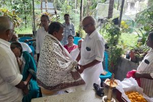 പി എം അശോകനെ ആദരിച്ചു