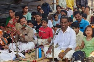 ജപമന്ത്രണം പോലെ ആ നാദധാര ഒഴുകുന്നു ... :ചാലക്കര പുരുഷു