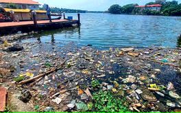 അഷ്‌ടമുടിക്കായൽ സംരക്ഷണം: കർശന നിലപാടിൽ ഹൈക്കോടതി