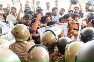 സമരകലാശാലയായി സർവകലാശാല; വെള്ളിയാഴ്ച നടന്നത് ആറു സമരങ്ങൾ