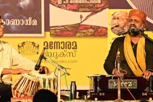 പകൽ പുസ്തക വിൽപ്പന രാത്രി ഗസൽ കച്ചേരി :ചാലക്കര പുരുഷു