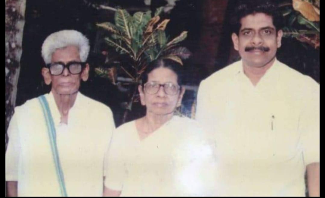 അച്ഛൻ എൻ്റെ ജീവിതത്തിൻ്റെ വെളിച്ചമാണ് , കരുത്താണ്. അച്ഛനെൻ്റെ ഗുരുവാണ്. അച്ഛനെൻ്റെ എല്ലാമാണ് : - മുല്ലപ്പള്ളി രാമചന്ദ്രൻ