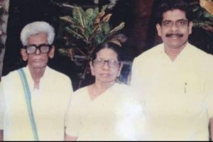അച്ഛൻ എൻ്റെ ജീവിതത്തിൻ്റെ വെളിച്ചമാണ് , കരുത്താണ്. അച്ഛനെൻ്റെ ഗുരുവാണ്. അച്ഛനെൻ്റെ എല്ലാമാണ് : - മുല്ലപ്പള്ളി രാമചന്ദ്രൻ