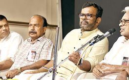 വി.എസ്. തൊഴിലാളികൾക്കായി പോരാടിയ നേതാവ് - കെ.എൻ. രവീന്ദ്രനാഥ്