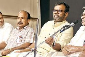 വി.എസ്. തൊഴിലാളികൾക്കായി പോരാടിയ നേതാവ് - കെ.എൻ. രവീന്ദ്രനാഥ്