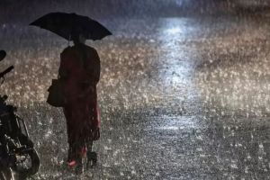 സംസ്ഥാനത്ത് അതിശക്തമായ മഴ തുടരും; ആറ് ജില്ലകളില്‍ ഓറഞ്ച് അലേര്‍ട്ട്