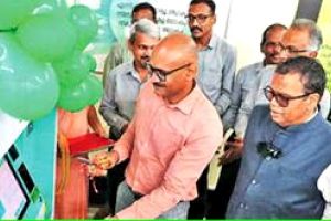 യുപിഐ സൗകര്യമുള്ള ടിക്കറ്റ് വെൻഡിങ് മെഷീനുമായി മെട്രോ