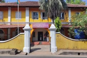 ആർക്ക് മുൻസിപ്പാൽ തെരഞ്ഞെടുപ്പ് ? : ചാലക്കര പുരുഷു