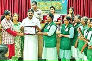 ശുചിത്വ റാങ്കിങ് മികവിന് കൈകോർത്തവർക്ക് ആദരം
