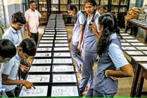 സമരപോരാളികൾക്ക് വരകളിലൂടെ ആദരവുമായി ചിത്രകാരൻ