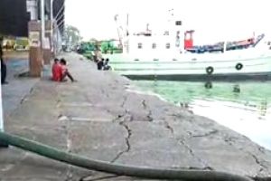 കൂലിത്തർക്കം: രണ്ടാം നാളും ഹാർബർ സ്‌തംഭിച്ചു കോടികളുടെ നഷ്ട‌ം