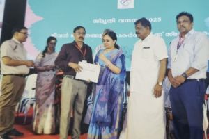 ഇവർ മരണമില്ലാത്ത മനുഷ്യർ... :ചാലക്കര പുരുഷു