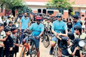 കുട്ടികളുടെ കത്തുകൾ ലോകത്തിലെ ഏറ്റവും ഉയരംകൂടിയ പോസ്റ്റ് ഓഫീസിലേക്ക്