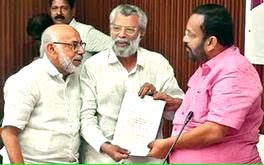 തിരൂർ റെയിൽവേ സ്റ്റേഷൻ റോഡിനും കടുങ്ങാത്തുകുണ്ട് ബസ് ബേയ്ക്കും റവന്യൂ ഭൂമി വിട്ടുനൽകും - മന്ത്രി കെ. രാജൻ