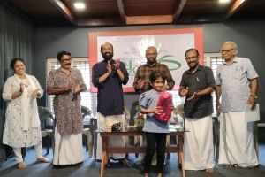 തുമ്പപൂക്കൾ ചിത്രപ്രദർശനംതുടങ്ങി