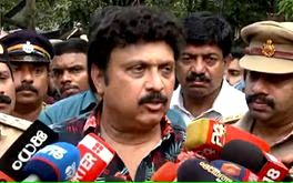 സ്വകാര്യ ബസുകാരുടെ വിരട്ടൽ ഇനി വേണ്ടാ-ഗണേഷ്‌കുമാർ