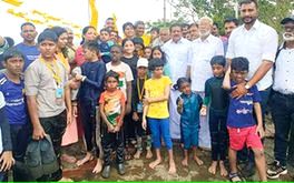 വേമ്പനാട്ടുകായൽ നീന്തിക്കടക്കാൻ പരിമിതിയൊന്നും അവർക്ക് തടസ്സമായില്ല