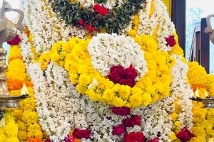 ജഗന്നാഥ ക്ഷേത്രത്തിൽ ആയിരങ്ങൾ ഗുരുപൂജക്കെത്തി