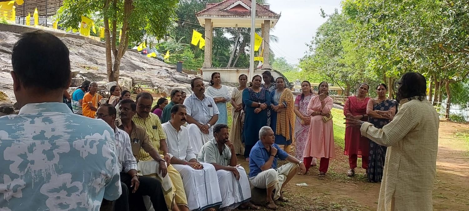 മയ്യഴിയിലെ ജാതി രഹിത സമൂഹം ഗുരുവിനെ ഏറെ ആകർഷിച്ചു