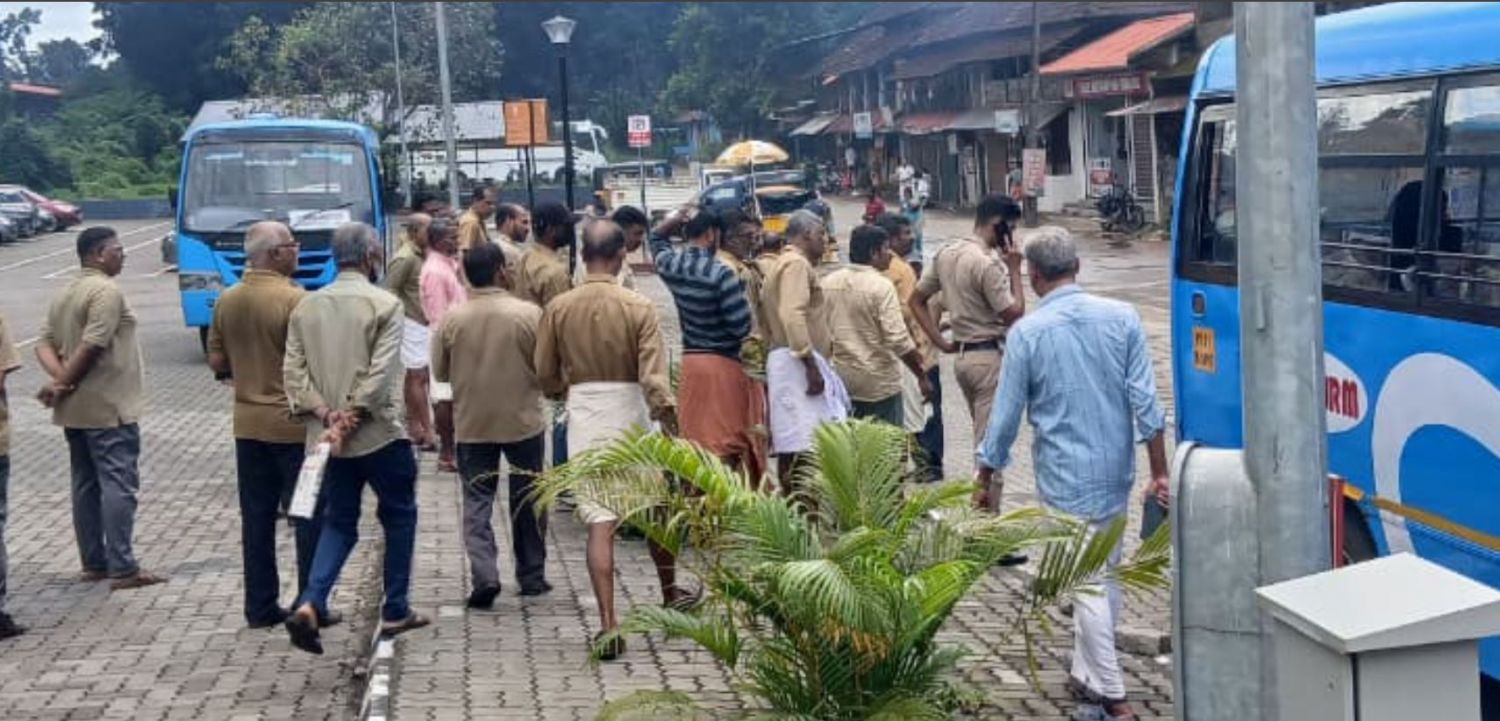 അഴിയൂരിലെ ഓട്ടോ തൊഴിലാളികൾ വീണ്ടും മാഹി ബസ്സുകൾ തടഞ്ഞു. :ചാലക്കര പുരുഷു