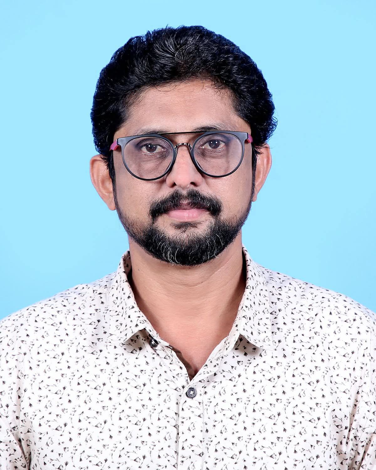 രക്തദാനം ജീവൻ ദാനമായി കണ്ട മനുഷ്യസ്നേഹി :ചാലക്കര പുരുഷു