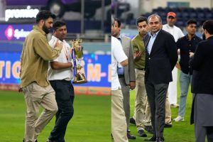 ഏഷ്യ കപ്പ് ട്രോഫി കൈമാറണമെന്ന് ബിസിസിഐ, ഇന്ത്യന്‍ ടീം ക്യാപ്റ്റന്‍ നേരിട്ട് വന്ന് വാങ്ങണമെന്ന് നഖ്‌വി