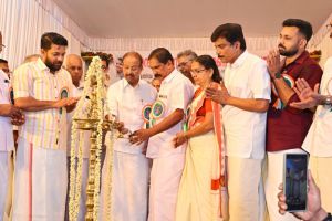 ശബരിമല വിഷയം സര്‍ക്കാര്‍ സ്‌പോണ്‍സേര്‍ഡ് തട്ടിപ്പ് ഷാഫി പറമ്പില്‍