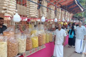 ആവിലാ മാതാവ് വിളിക്കുന്നു..മയ്യഴിയിലേക്ക്.... :ചാലക്കര പുരുഷു