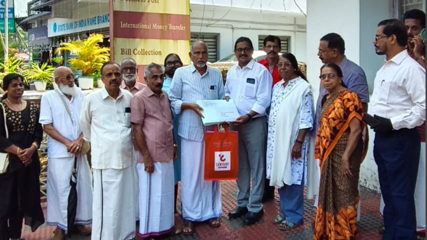 പട്ടികളിൽ നിന്ന് ജനങ്ങളെ രക്ഷിക്കാൻ ഭരണകർത്താക്കൾക്ക് ഭീമ ഹരജി നൽകി