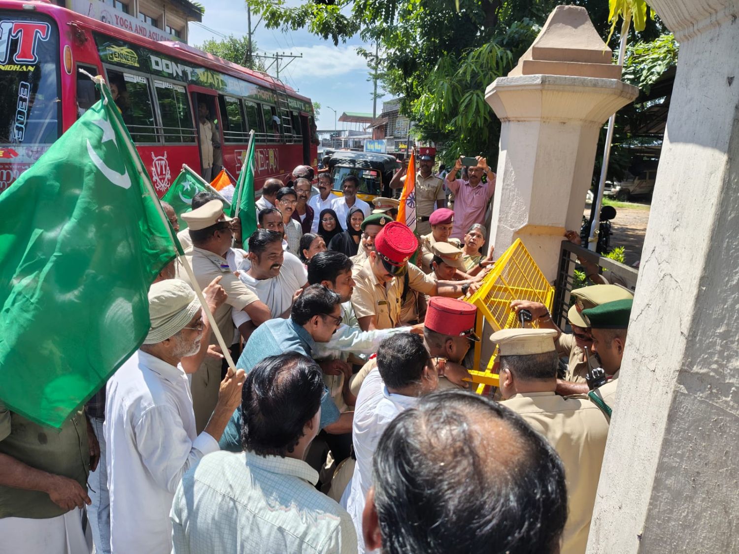 whatsapp-image-2025-10-16-at-21.08.54_53eeb2db