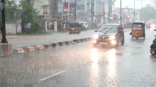 മലബാറില്‍ മഴ കനത്തു; നാളെ 4 ജില്ലകളില്‍ ഓറഞ്ച് അലര്‍ട്ട്; ഇടുക്കിയില്‍ ദുരിതം