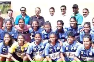 സംസ്ഥാന സീനിയർ വനിതാ ഫുട്ബോൾ: തൃശ്ശൂരിന് ട്രോഫി