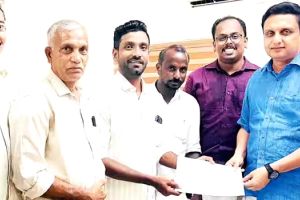 റോഡിന്റെ ശോച്യാവസ്ഥ; മന്ത്രിക്ക് നിവേദനം നൽകി