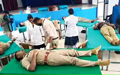 രക്തദാനത്തിന് പോലീസും
