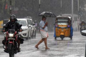 ഇന്ന് ശക്തമായ മഴയ്ക്ക് സാധ്യത; പത്ത് ജില്ലകളിൽ മഴമുന്നറിയിപ്പ്