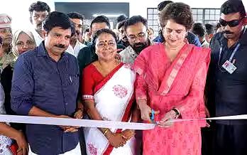 പ്രിയങ്കാഗാന്ധി വിവിധ പദ്ധതികൾ ഉദ്ഘാടനംചെയ്തു