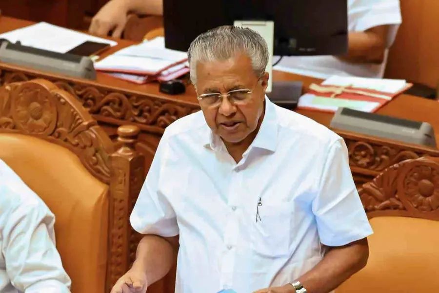 'അതിദാരിദ്ര്യമുക്ത കേരളം പിറന്നു';മുഖ്യമന്ത്രി പ്രഖ്യാപിച്ചു; തട്ടിപ്പെന്നാരോപിച്ച് സഭ ബഹിഷ്‌കരിച്ച് പ്രതിപക്ഷം