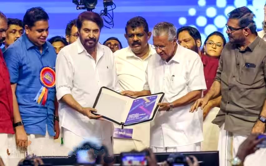 അതിദാരിദ്ര്യമുക്ത പ്രഖ്യാപനം: പുതുയുഗപ്പിറവിയെന്ന് മുഖ്യമന്ത്രി