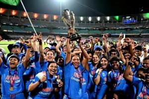 ആഘോഷത്തിര