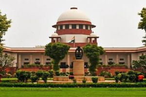 തെരുവുനായ പ്രശ്നത്തില്‍ സുപ്രധാന ഉത്തരവുമായി സുപ്രീം കോടതി; പൊതുയിടങ്ങളില്‍ നിന്നും നായ്ക്കളെ നീക്കണം, പരിശോധനക്കായി പട്രോളിങ് സംഘത്തെ നിയോഗിക്കണം