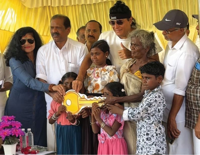 90-കാരിയായ കൊച്ചിയമ്മയ്ക്ക് 'ബോചെ'യുടെ സ്നേഹവീട്;  അനാഥരായ അഞ്ച് കുരുന്നുകൾക്ക് ഇനി അടച്ചുറപ്പുള്ള വീട്ടിൽ സമാധാനമായി ഉറങ്ങാം!