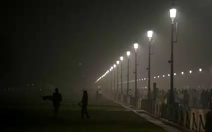 ഡൽഹിയിൽ വായുമലിനീകരണം അതിരൂക്ഷം; പല സ്ഥലങ്ങളും 'ഗുരുതര' വിഭാഗത്തിൽ