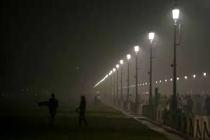 ഡൽഹിയിൽ വായുമലിനീകരണം അതിരൂക്ഷം; പല സ്ഥലങ്ങളും 'ഗുരുതര' വിഭാഗത്തിൽ