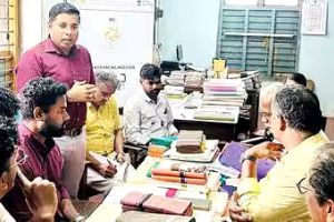 തേനാരി നെയ്ത്ത് ഗ്രാമത്തിലെ കരകൗശല തൊഴിലാളികൾക്ക് വരുമാനം ഉറപ്പാക്കണം